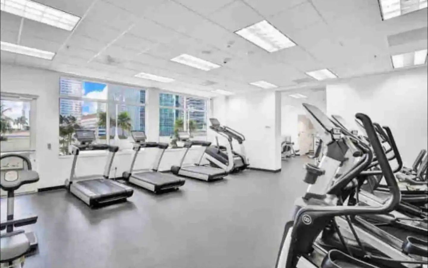 *luxurious Highrise 2brcondo Brickell- Waterviews* Apartamento Miami